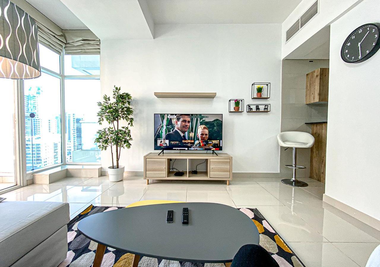 Ferienwohnung Walk To The Beach Or Enjoy The Amazing View From The Balcony Dubai Exterior foto