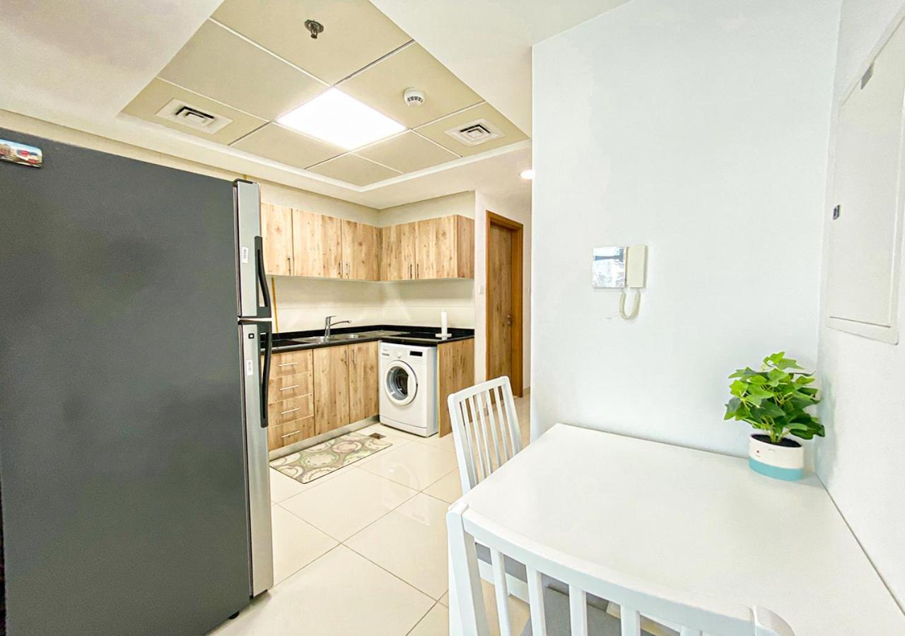 Ferienwohnung Walk To The Beach Or Enjoy The Amazing View From The Balcony Dubai Exterior foto