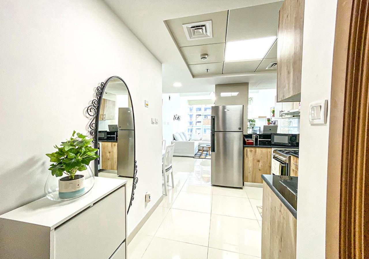 Ferienwohnung Walk To The Beach Or Enjoy The Amazing View From The Balcony Dubai Exterior foto